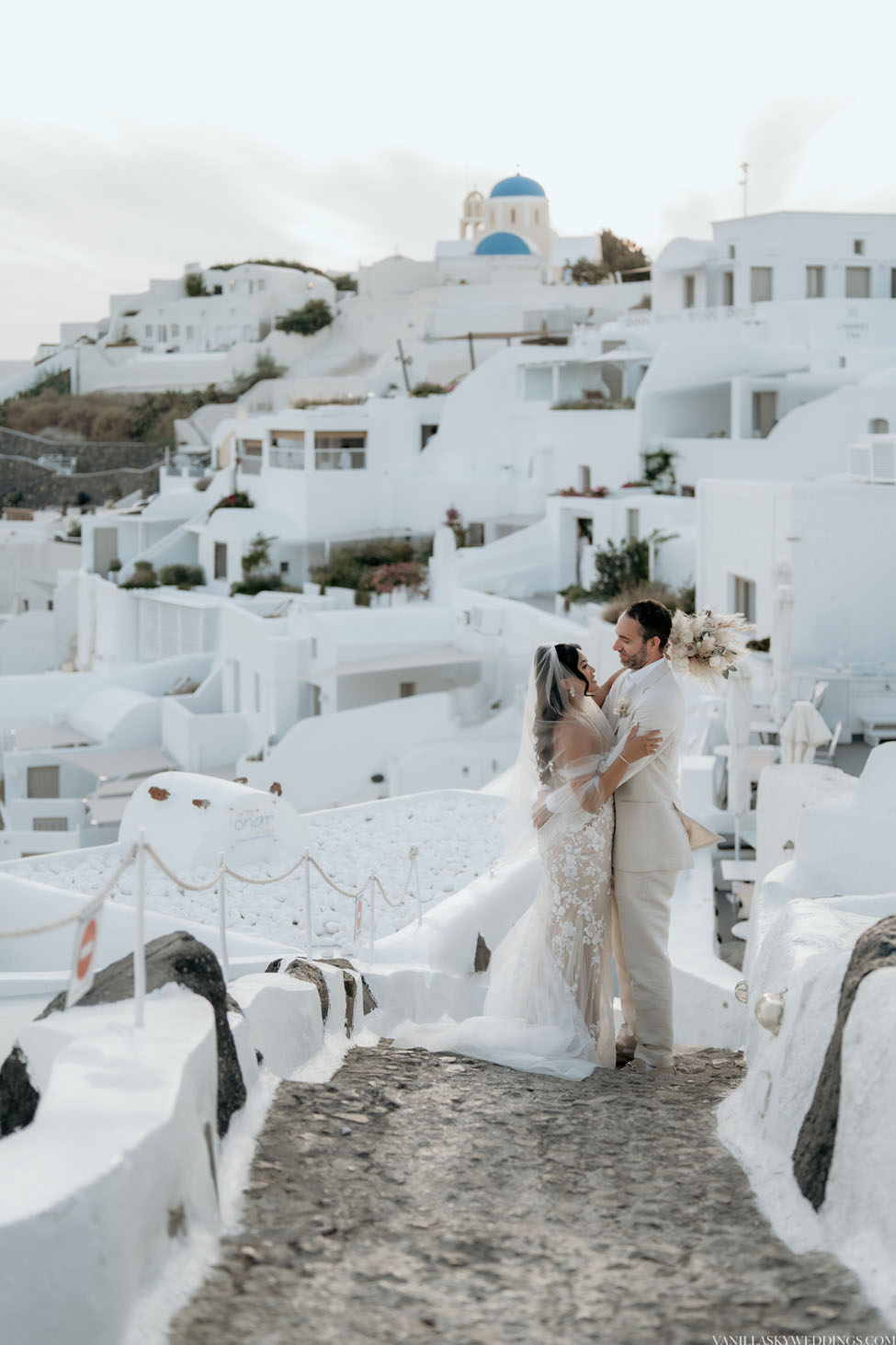 canaves-elopement-wedding-in-santorini-greece-oia