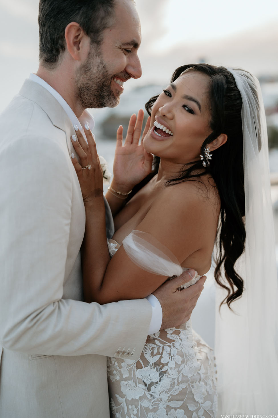 canaves-elopement-wedding-in-santorini-greece-oia