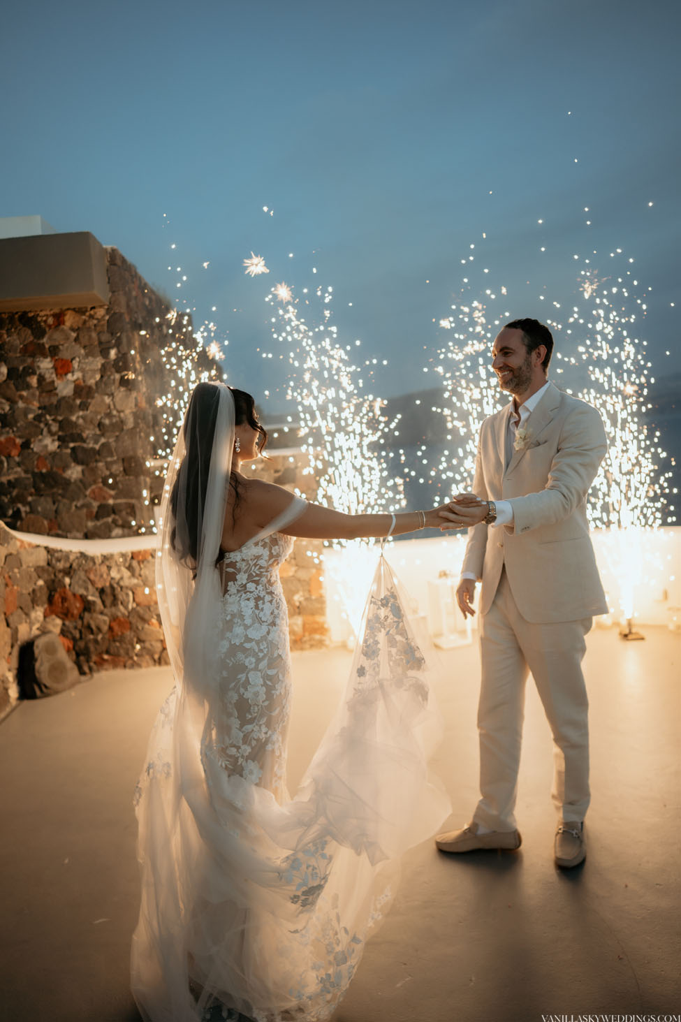 canaves-elopement-wedding-in-santorini-greece-oia