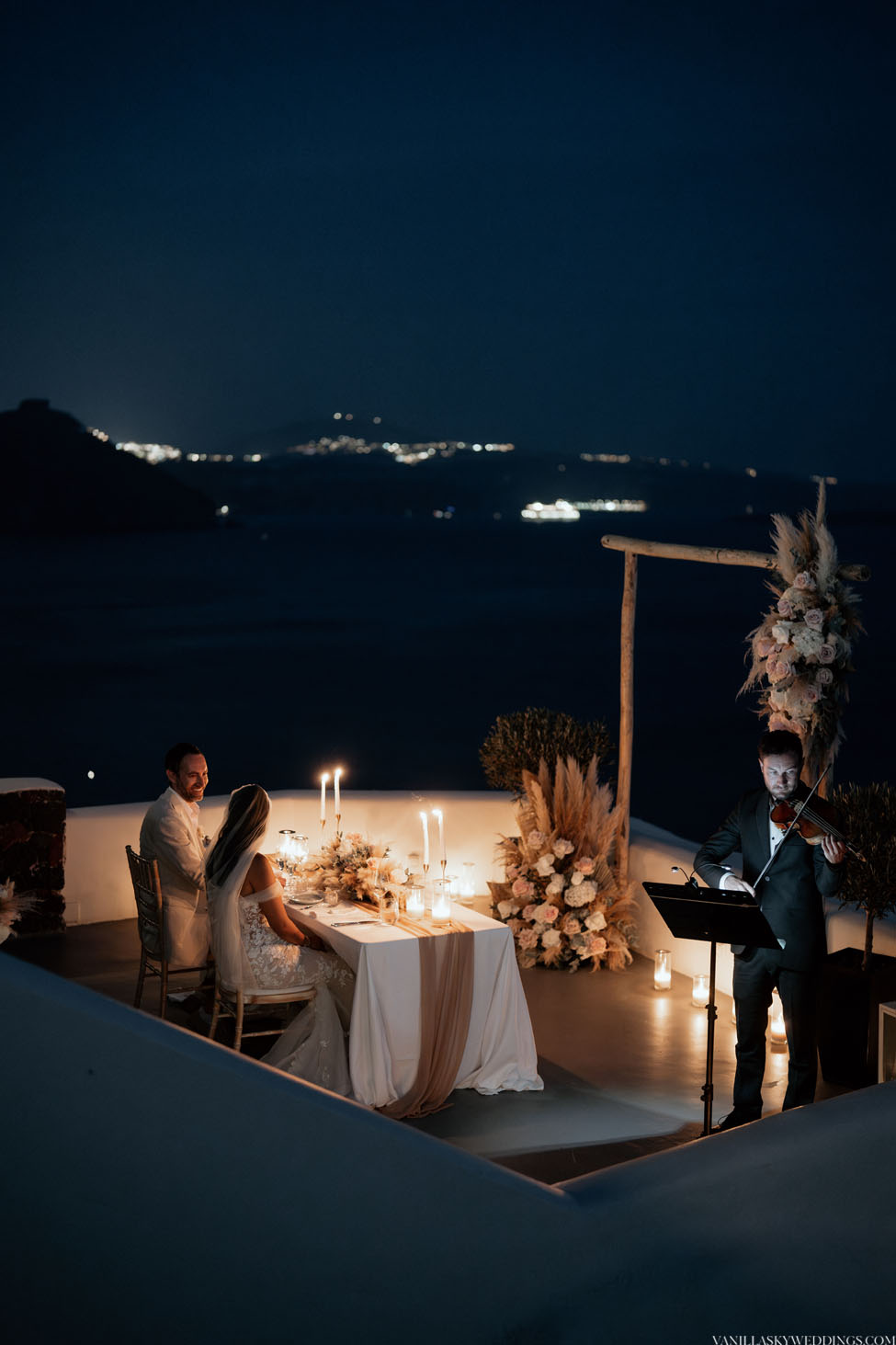 canaves-elopement-wedding-in-santorini-greece-oia