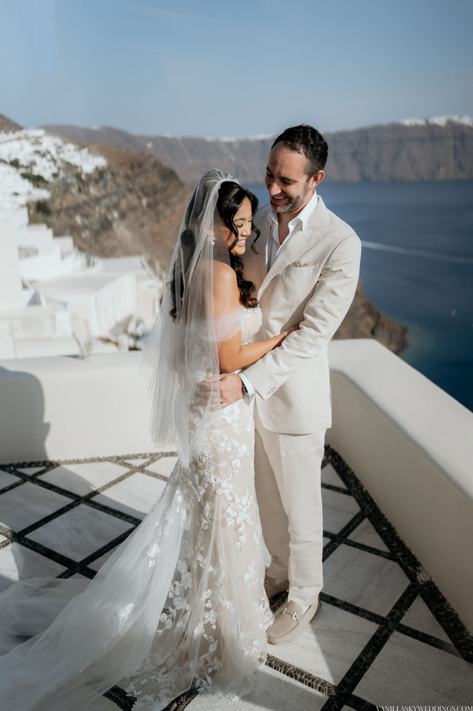 canaves-elopement-wedding-in-santorini-greece-oia