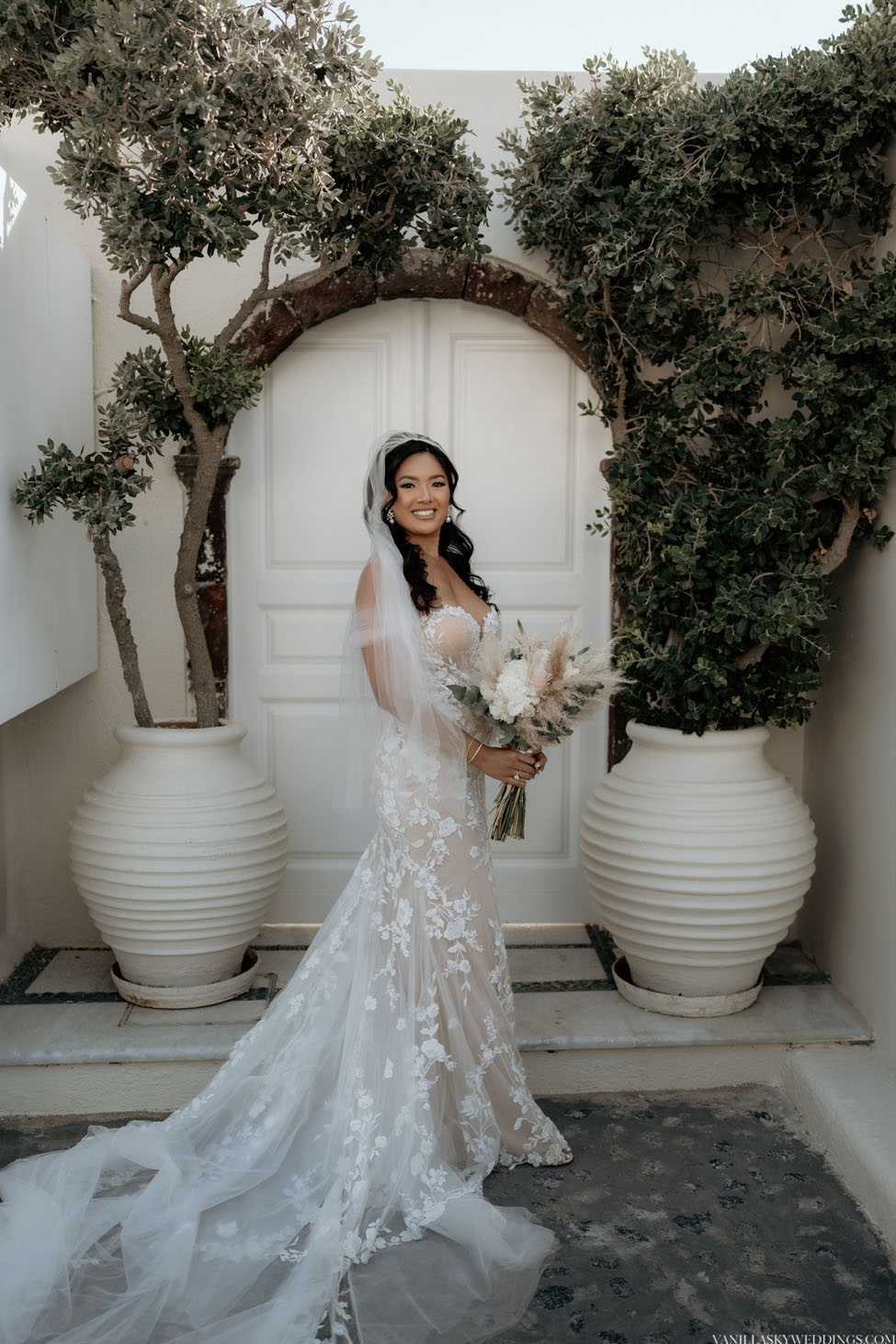 canaves-elopement-wedding-in-santorini-greece-oia