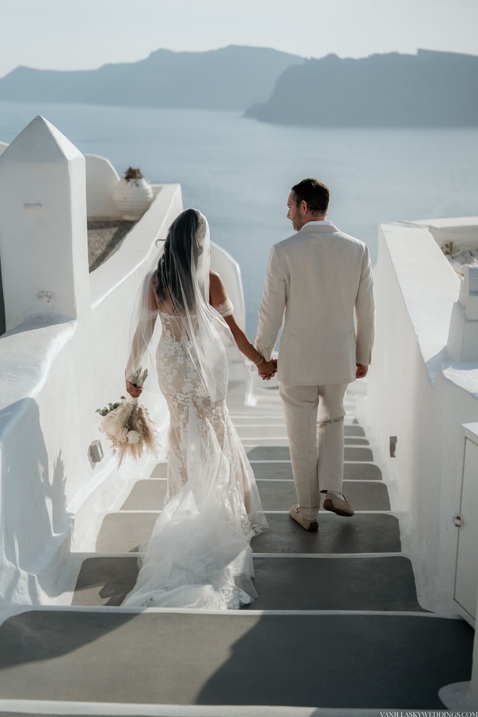 canaves-elopement-wedding-in-santorini-greece-oia